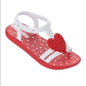 NWT Ipanema Heart Sandals